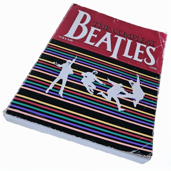 THE COMPLETE BEATLES Paperback - Picture 11 of 11